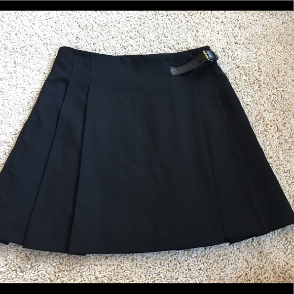 Uniqlo Dresses & Skirts - Uniqlo Wrap pleated Skirt Black XS Uniqlo Dresses & Skirts - Uniqlo Wrap pleated Skirt Black XS